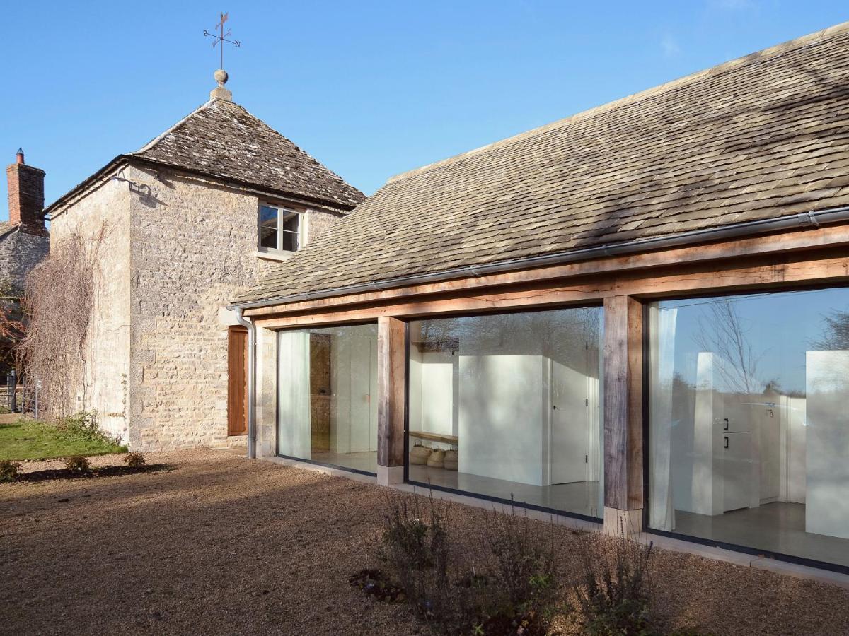 High Cogges Farm Holiday Cottages - The Cart Shed Witney Exterior foto