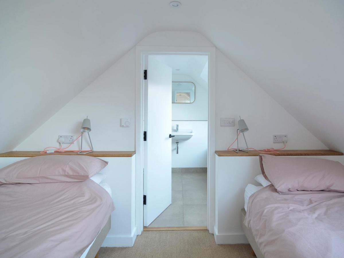 High Cogges Farm Holiday Cottages - The Cart Shed Witney Exterior foto